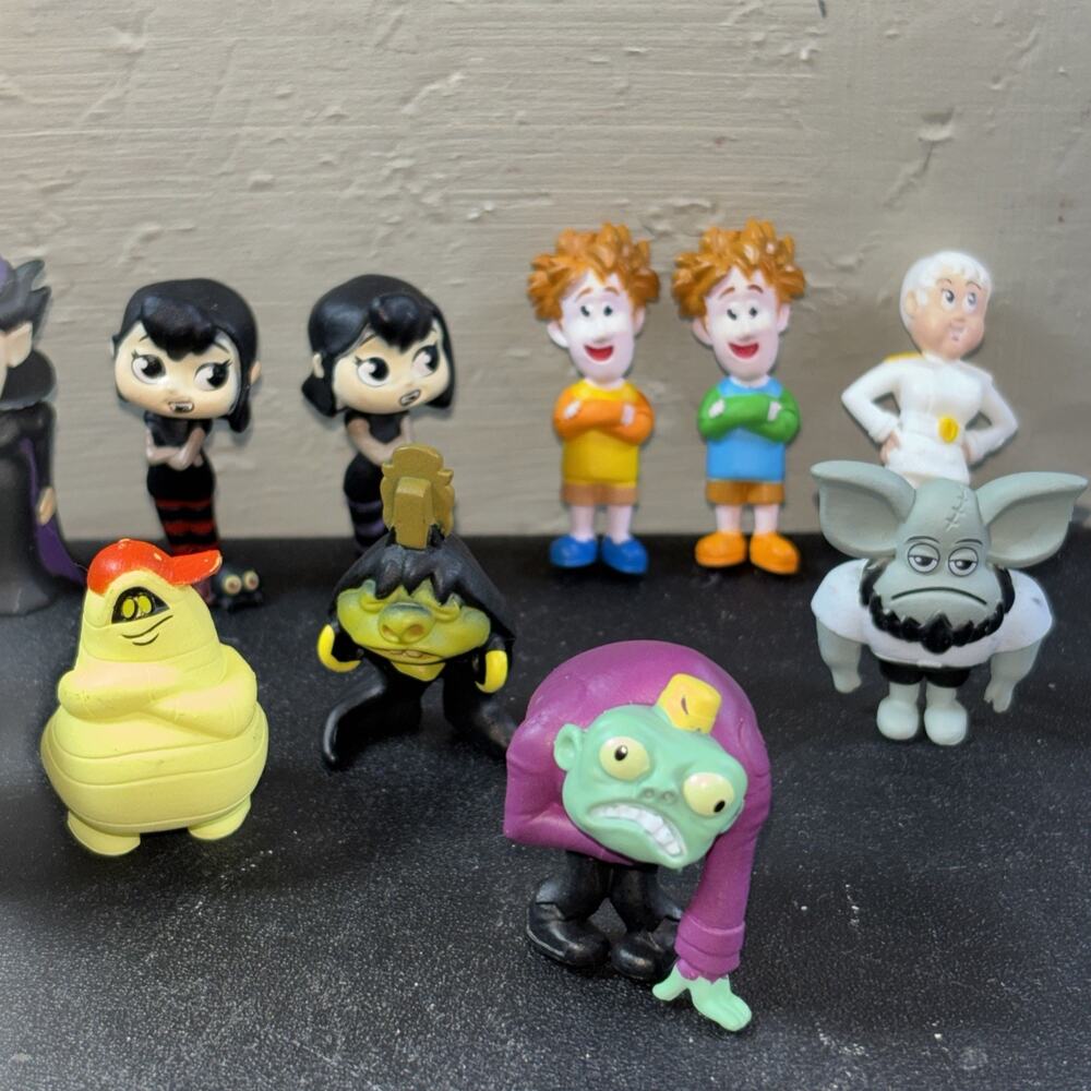 19pc Hotel Transylvania Mini Cartoon Figures Collectible 18 Different - Picture 5 of 7